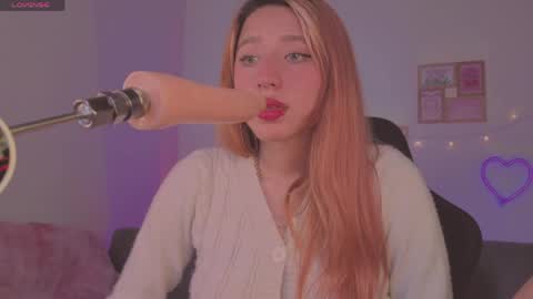 Snapshot of cinderella_lewis chatting on 19, 5, 2026 Sofi Eva and Mey online show from 19, 5, 2026