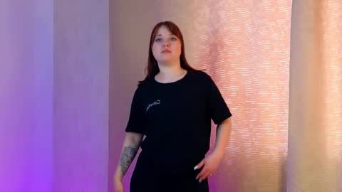 Snapshot of cindiehall chatting on 5, 3, 2025 cindiehall online show from 5, 3, 2025