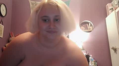 Snapshot of cinnaburwood chatting on 11, 12, 2024 Cinna online show from 11, 12, 2024