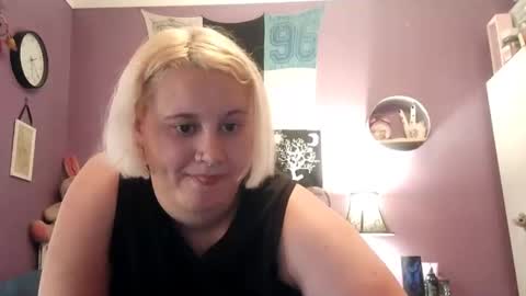 Snapshot of cinnaburwood chatting on 19, 12, 2024 Cinna online show from 19, 12, 2024