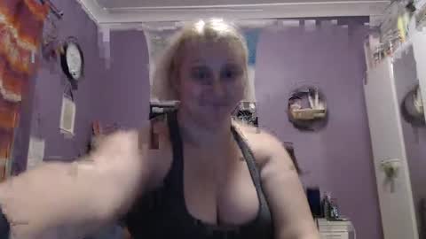 Snapshot of cinnaburwood chatting on 19, 12, 2024 Cinna online show from 19, 12, 2024