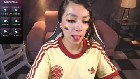 Snapshot of cinnamon_b chatting on 17, 6, 2026 Cinnamon online show from 17, 6, 2026
