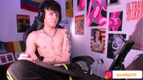 Snapshot of cinnamon_boyxxx chatting on 7, 2, 2025 David Independent Model online show from 7, 2, 2025