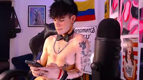 Snapshot of cinnamon_boyxxx chatting on 13, 2, 2025 David Independent Model online show from 13, 2, 2025