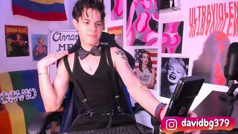 Snapshot of cinnamon_boyxxx chatting on 4, 3, 2025 David Independent Model online show from 4, 3, 2025