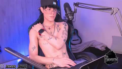 Snapshot of cinnamon_boyxxx chatting on 28, 9, 2025 David Independent Model online show from 28, 9, 2025