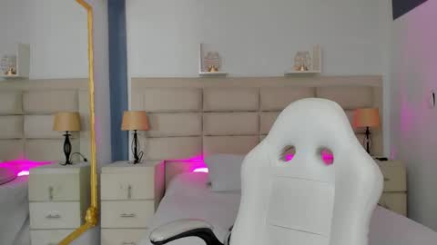 CintiaCollins  online show from 3, 12, 2025