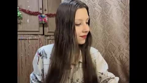 Snapshot of cirabonnet chatting on 19, 12, 2025 Lisa Salivan online show from 19, 12, 2025