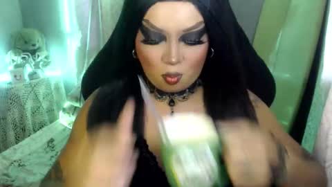 Snapshot of cj_parker69 chatting on 8, 6, 2026 QUEEN CESS online show from 8, 6, 2026