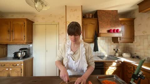 Claire Moulin online show from 18, 3, 2026