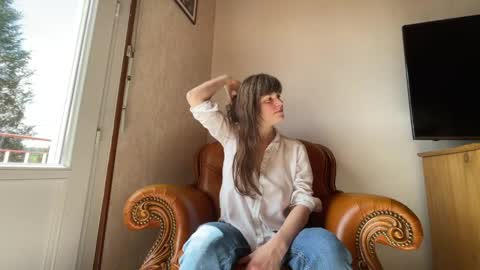Snapshot of claire_moulin chatting on 14, 4, 2026 Claire Moulin online show from 14, 4, 2026