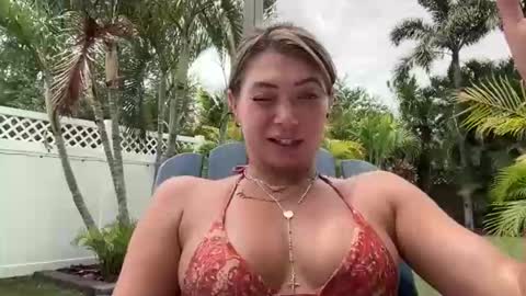 Snapshot of clairethompson01 chatting on 2, 6, 2026 Claire online show from 2, 6, 2026