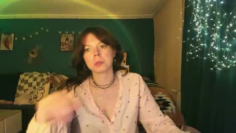 Snapshot of clancyosbourne chatting on 29, 5, 2026 Clancy online show from 29, 5, 2026