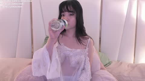 Snapshot of clara_chan chatting on 10, 10, 2025 IG online show from 10, 10, 2025