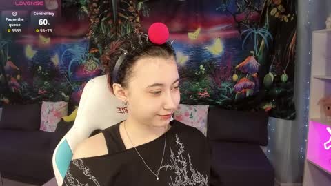 clarabenson online show from 5, 4, 2026