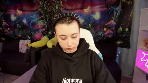 clarabenson online show from 10, 4, 2026