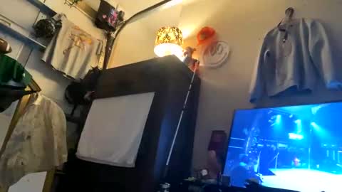 Snapshot of clarkshammer95 chatting on 5, 3, 2025 clarkshammer95 online show from 5, 3, 2025