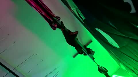 Snapshot of clarkshammer95 chatting on 27, 10, 2025 clarkshammer95 online show from 27, 10, 2025