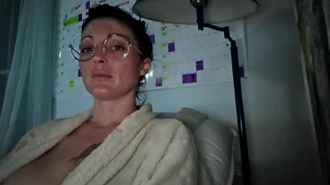 Snapshot of clarnbear chatting on 19, 7, 2026 clarnbear online show from 19, 7, 2026