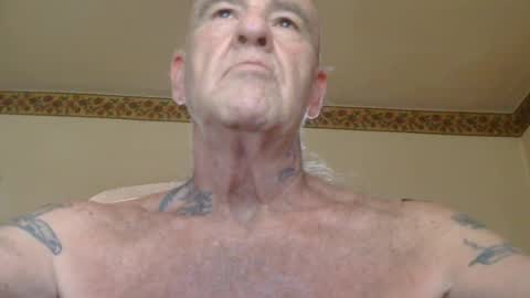 Snapshot of classic_rock_and_oldies chatting on 11, 6, 2026 Pizza online show from 11, 6, 2026