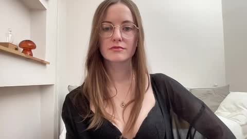 classyandgirly online show from 15, 4, 2026