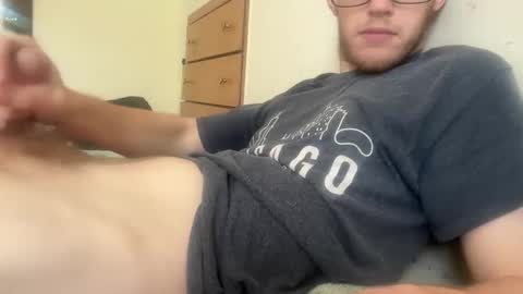 Snapshot of cleatus27 chatting on 19, 4, 2026 cleatus27 online show from 19, 4, 2026