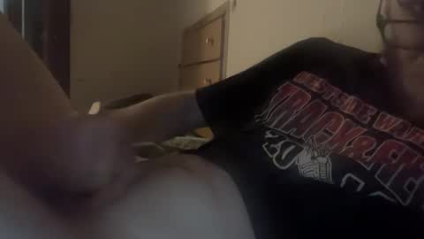 Snapshot of cleatus27 chatting on 19, 5, 2026 cleatus27 online show from 19, 5, 2026