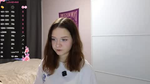 Snapshot of clementinaaures chatting on 26, 5, 2026 clementinaaures online show from 26, 5, 2026