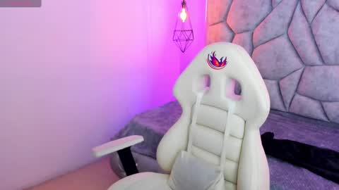 cleoopatraa__ online show from 1, 11, 2025