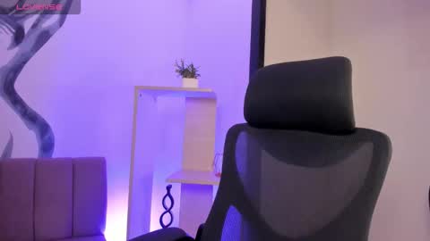 cleowhite_ online show from 6, 1, 2026