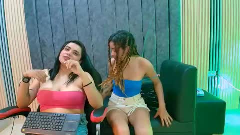 Snapshot of clerk_and_liss chatting on 28, 5, 2026 clerk_and_liss online show from 28, 5, 2026