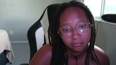 Snapshot of clioenchants chatting on 25, 6, 2026 High Queen Clio online show from 25, 6, 2026