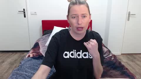 Syl  online show from 4, 3, 2025