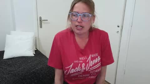 Snapshot of clittytastic chatting on 29, 4, 2026 Syl online show from 29, 4, 2026