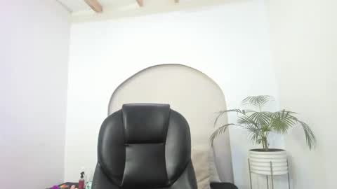 Cloe  online show from 13, 1, 2026