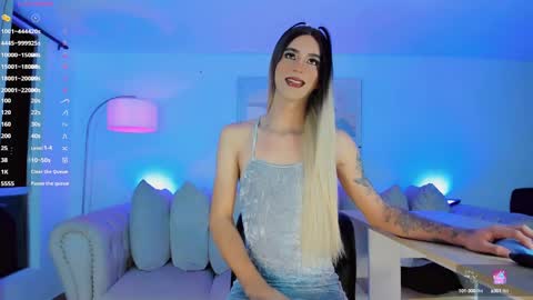 CLOE REMINTON online show from 19, 1, 2025