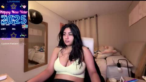 cloe small online show from 13, 11, 2025