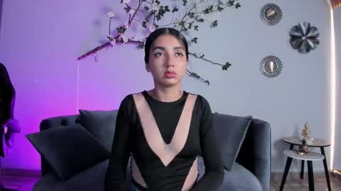 CLOE  online show from 23, 11, 2025