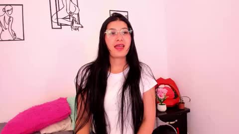 Snapshot of cloehonney chatting on 17, 2, 2026 cloe online show from 17, 2, 2026