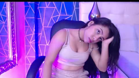 Snapshot of clohebell chatting on 1, 3, 2026 Clohe the wonder online show from 1, 3, 2026