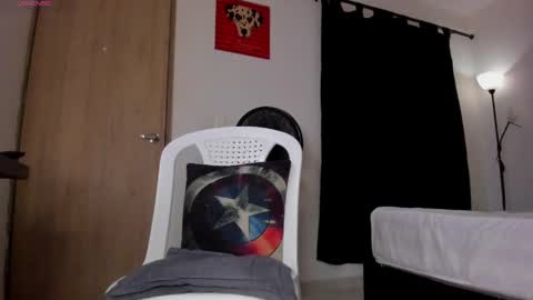 Snapshot of cloudy_pigdude chatting on 29, 4, 2026 CRISTIAN online show from 29, 4, 2026