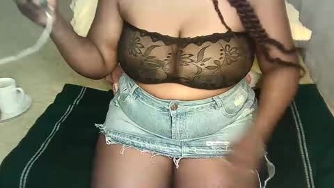 Snapshot of coco_vibes chatting on 14, 5, 2026 Zuri online show from 14, 5, 2026