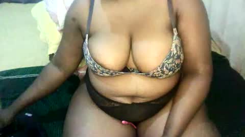 Snapshot of coco_vibes chatting on 22, 5, 2026 Zuri online show from 22, 5, 2026