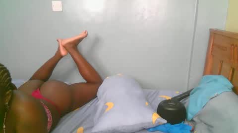 Snapshot of cocolatti1 chatting on 14, 12, 2025 coco online show from 14, 12, 2025