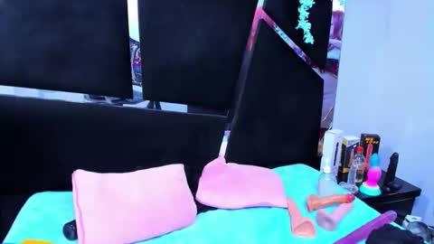 Cocoo  online show from 21, 12, 2025