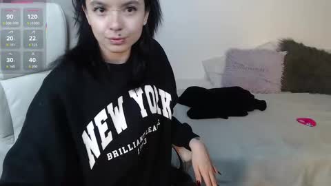 Phia And Luna online show from 28, 9, 2025