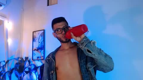Snapshot of colby_smit chatting on 8, 5, 2026 Colby online show from 8, 5, 2026