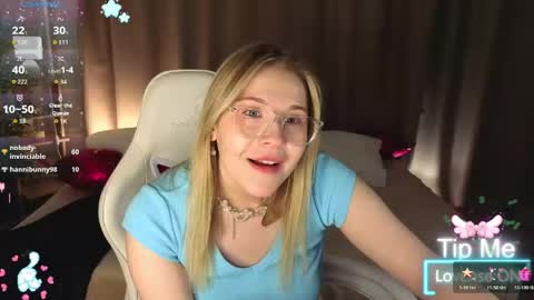 Snapshot of colleen_blake chatting on 30, 4, 2026 Collen Mon Tue Wed Thu Fri GMT 3 0300am - 0900am online show from 30, 4, 2026