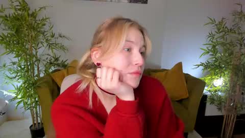 Snapshot of colleen_blake chatting on 31, 5, 2026 Collen Mon Tue Wed Thu Fri GMT 3 0300am - 0900am online show from 31, 5, 2026