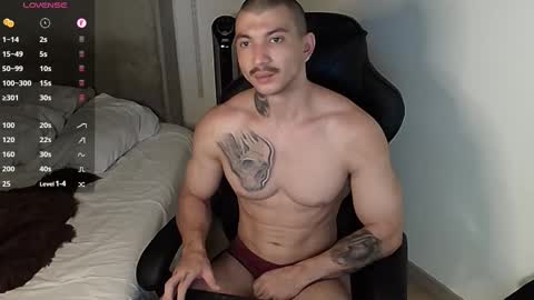 Snapshot of colombianmuscle8 chatting on 3, 2, 2025 colombianmuscle8 online show from 3, 2, 2025